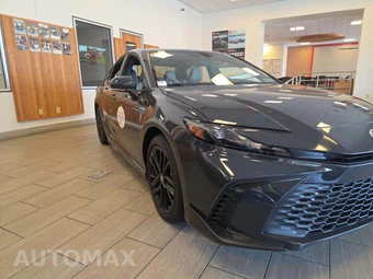2026 Toyota Camry SE - miniatura 4