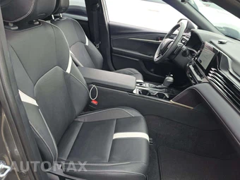2026 Toyota Camry SE - miniatura 18