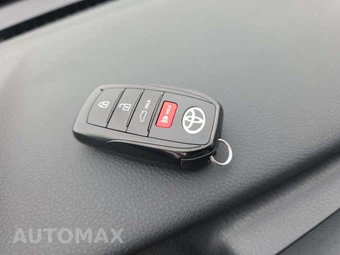 2026 Toyota Camry SE - miniatura 8