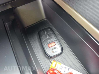 2026 Toyota Camry SE - miniatura 5