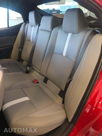 2026 Toyota Camry SE - miniatura 13