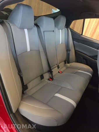2026 Toyota Camry SE - miniatura 16