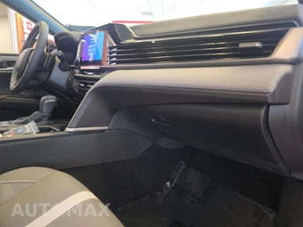 2026 Toyota Camry SE - miniatura 19