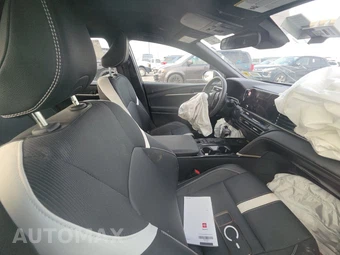 2026 Toyota Camry SE - miniatura 8