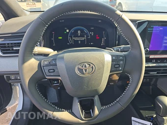 2026 Toyota Camry SE - miniatura 16