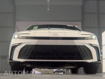 2026 Toyota Camry SE - miniatura 3