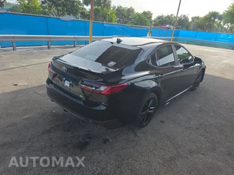 2026 Toyota Camry SE - miniatura 4