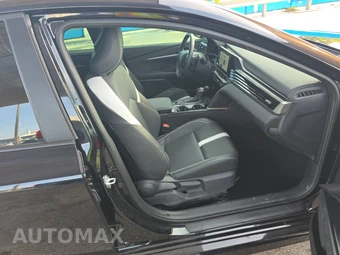 2026 Toyota Camry SE - miniatura 8