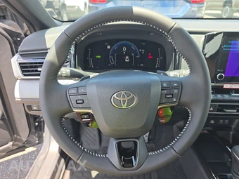 2026 Toyota Camry SE - miniatura 16