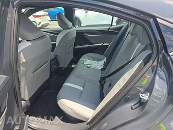 2026 Toyota Camry SE - miniatura 19