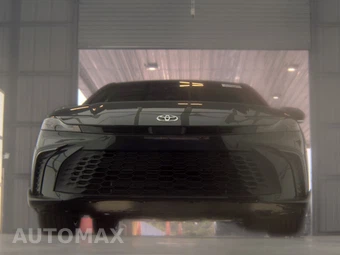 2026 Toyota Camry SE - miniatura 3