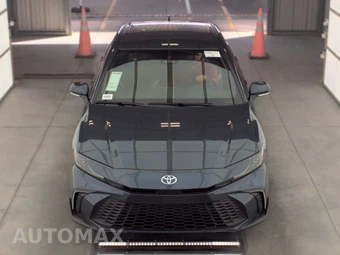 2026 Toyota Camry SE - miniatura 2