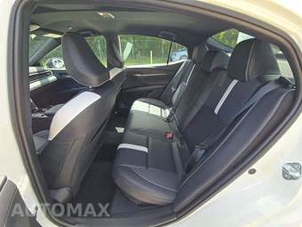 2026 Toyota Camry SE – miniatura 10