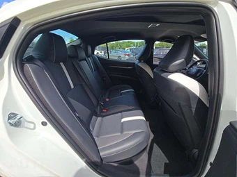 2026 Toyota Camry SE – miniatura 13
