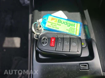2026 Toyota Camry SE – miniatura 5