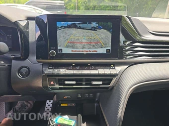 2026 Toyota Camry SE – miniatura 7
