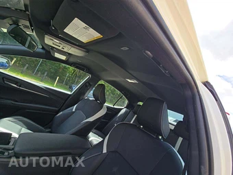 2026 Toyota Camry SE – miniatura 8