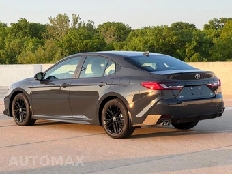 2026 Toyota Camry SE - miniatura 11