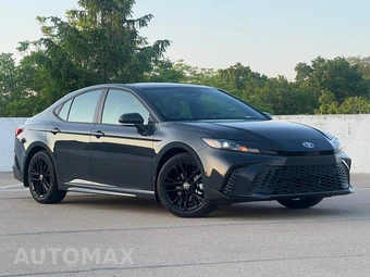 2026 Toyota Camry SE - miniatura 2