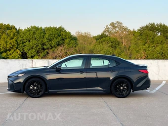 2026 Toyota Camry SE - miniatura 4