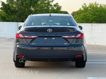 2026 Toyota Camry SE - miniatura 7