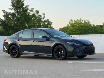 2026 Toyota Camry SE - miniatura 9