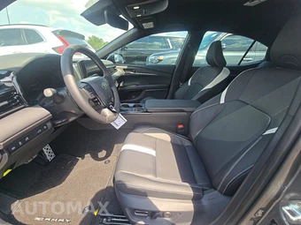 2026 Toyota Camry SE - miniatura 13