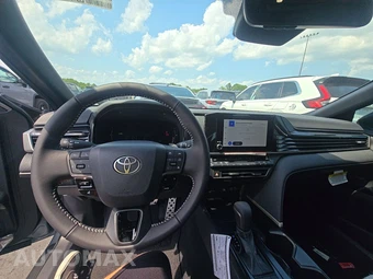 2026 Toyota Camry SE - miniatura 17