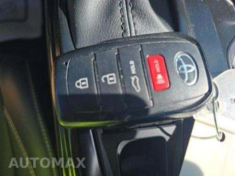2026 Toyota Camry SE - miniatura 8