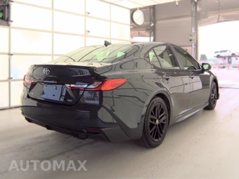 2026 Toyota Camry SE - miniatura 4