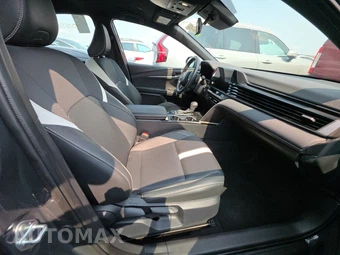 2026 Toyota Camry SE - miniatura 8