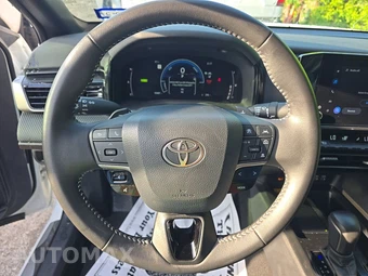 2026 Toyota Camry SE – miniatura 10