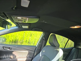 2026 Toyota Camry SE – miniatura 14