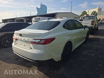 2026 Toyota Camry SE – miniatura 4