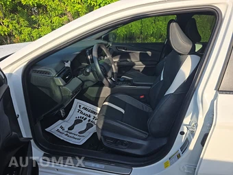 2026 Toyota Camry SE – miniatura 7