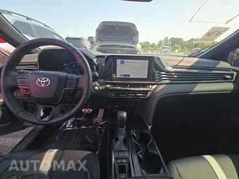 2026 Toyota Camry SE - miniatura 17
