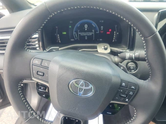 2026 Toyota Camry SE - miniatura 10