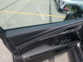 2026 Toyota Camry SE - miniatura 9