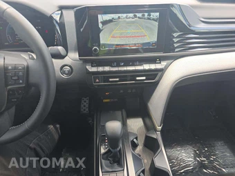 2026 Toyota Camry SE - miniatura 10
