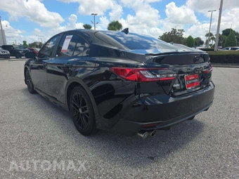 2026 Toyota Camry SE - miniatura 2