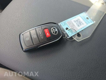 2026 Toyota Camry SE - miniatura 8