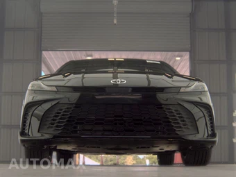 2026 Toyota Camry SE - miniatura 3