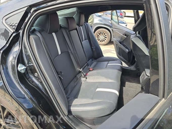 2026 Toyota Camry SE – miniatura 16