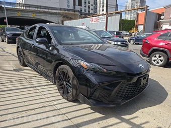 2026 Toyota Camry SE – miniatura 4