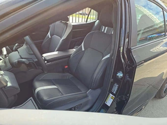 2026 Toyota Camry SE – miniatura 6