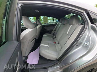 2026 Toyota Camry SE - miniatura 13