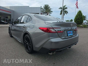 2026 Toyota Camry SE - miniatura 2
