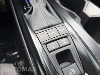 2026 Toyota Camry SE - miniatura 24