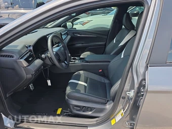 2026 Toyota Camry SE - miniatura 7