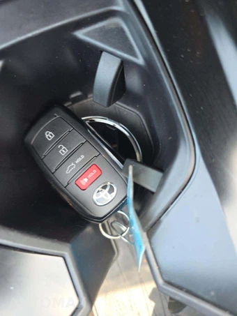 2026 Toyota Camry SE - miniatura 8